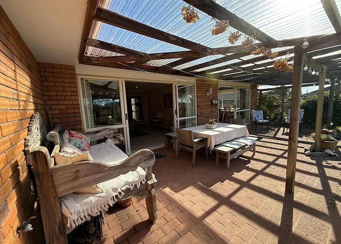 Mooma's - Single Level Covered Patio Sleeps 8 Ferienhaus Rotorua