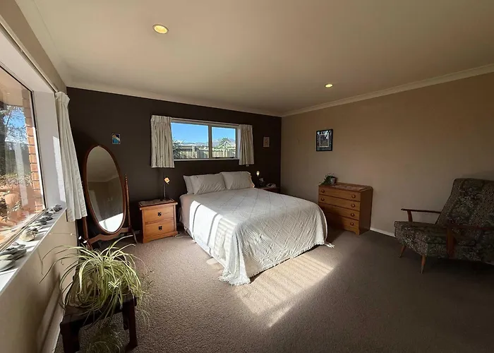 Mooma's - Single Level Covered Patio Sleeps 8 Rotorua