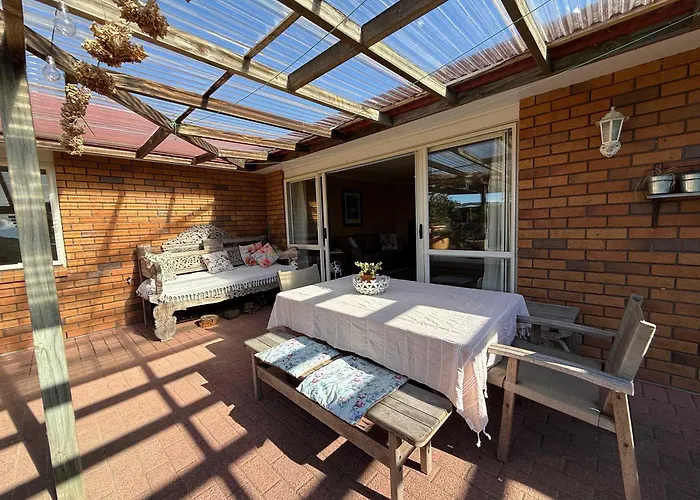 Mooma's - Single Level Covered Patio Sleeps 8 Ferienhaus Rotorua